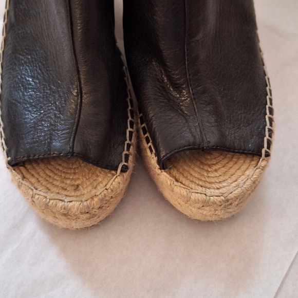 Kenneth Cole Women Olivia Espadrille Peep-Toe Black leather Wedges Size 7.5M - Picture 4 of 10